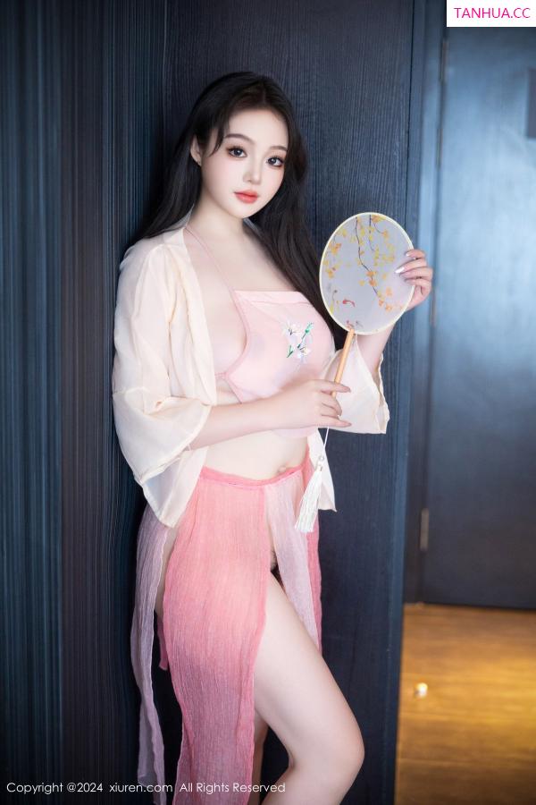 刘一艳 刘紫妍 [XiuRen]高清写真图 2024.09.26 No.9211 潘多拉哦 美臀性感第4张图片